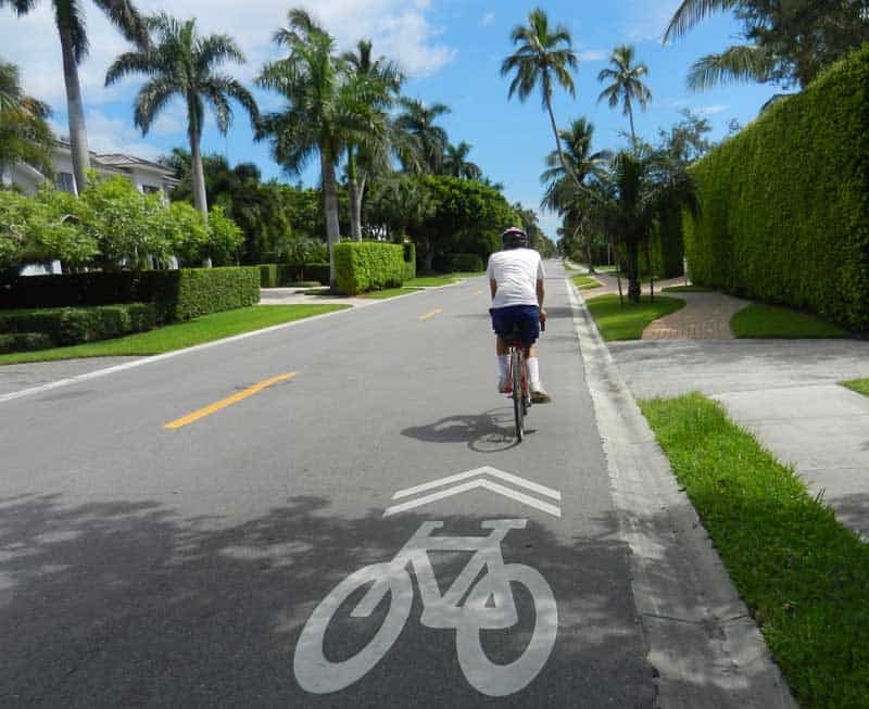 Andar en bicicleta en Naples, Florida: la mejor manera de explorar las playas de Naples