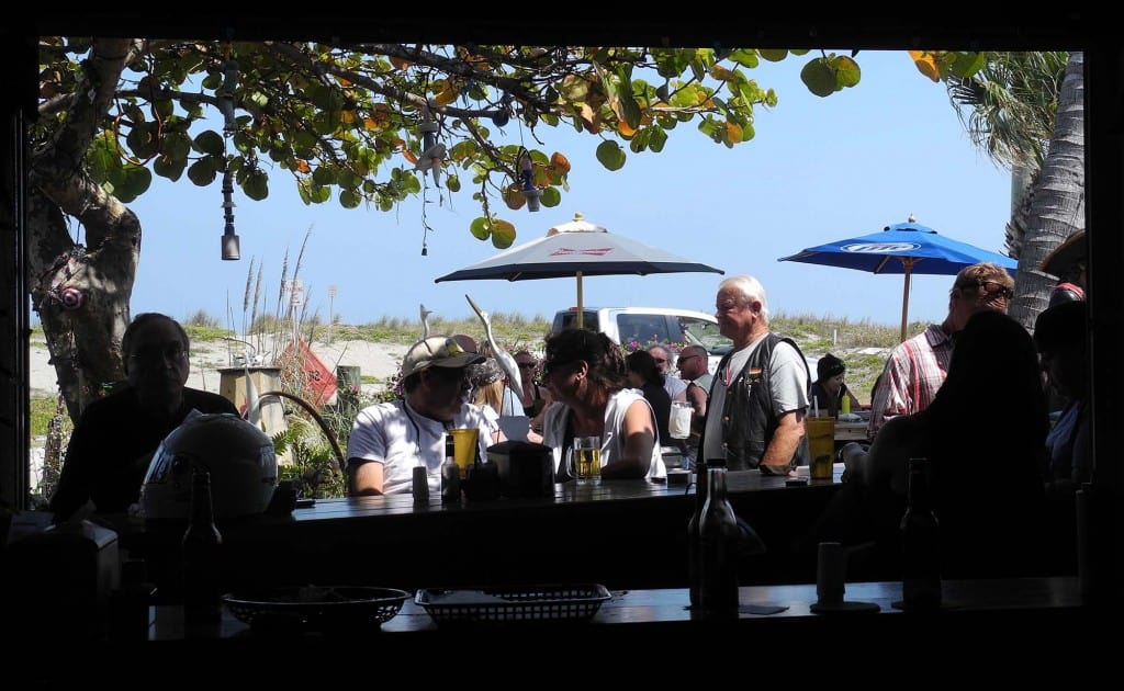 Descalzo en la isla Hutchinson: algunas de las mejores playas de Florida