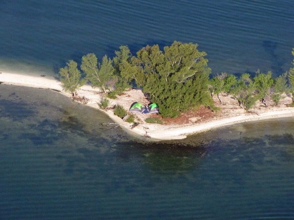 Camping primitivo en decenas de islas estrelladas de Florida